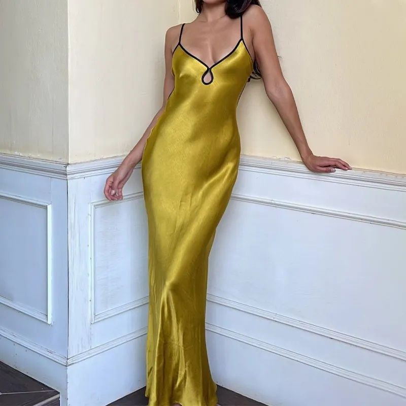 платье в золотом цвете