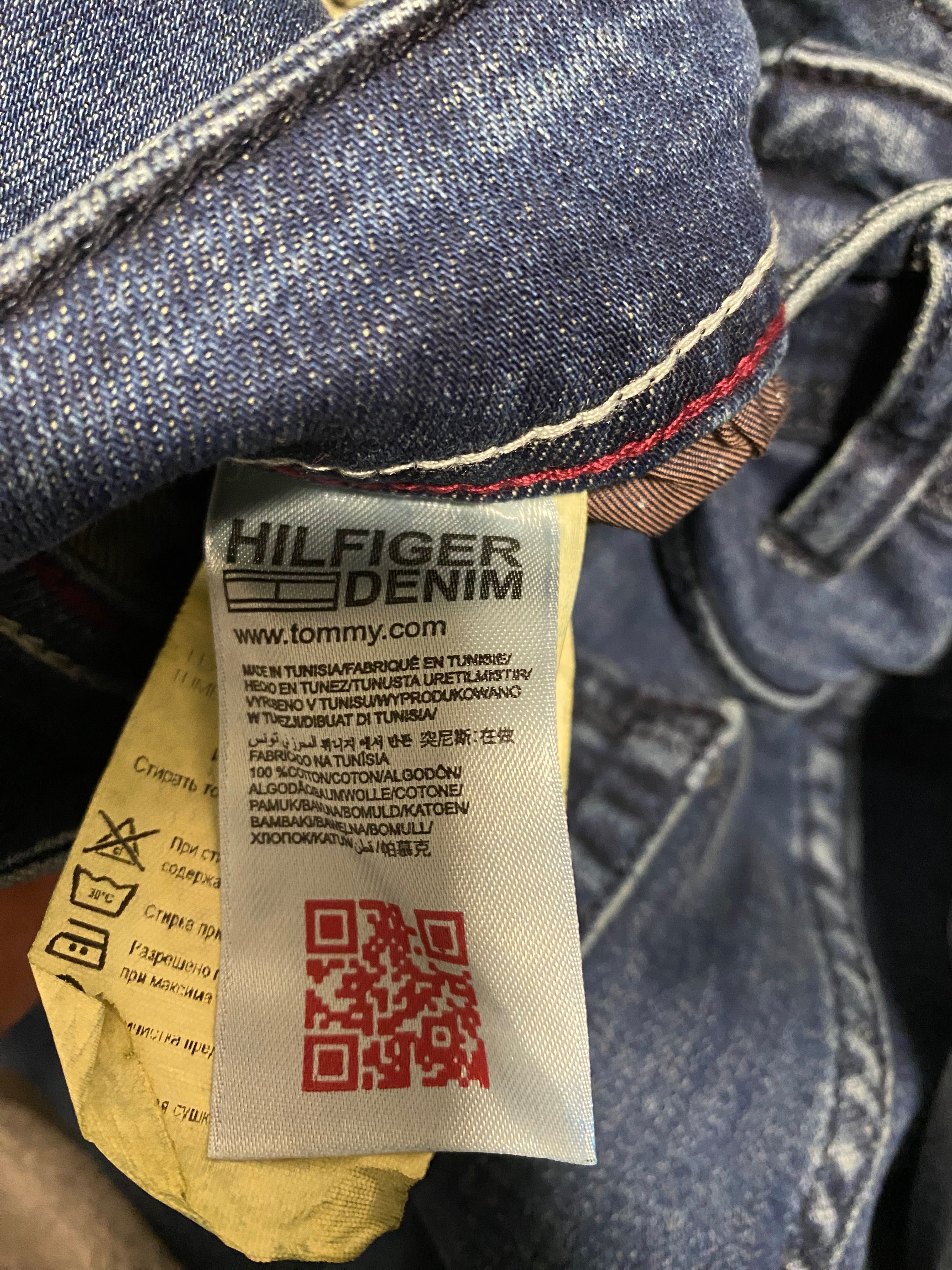 Granatowe spodnie Tommy Hilfiger