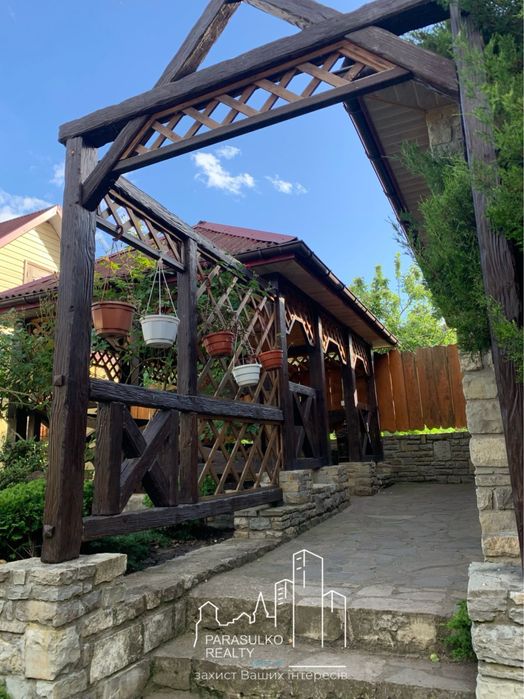 Продам дачні будинки біля річки