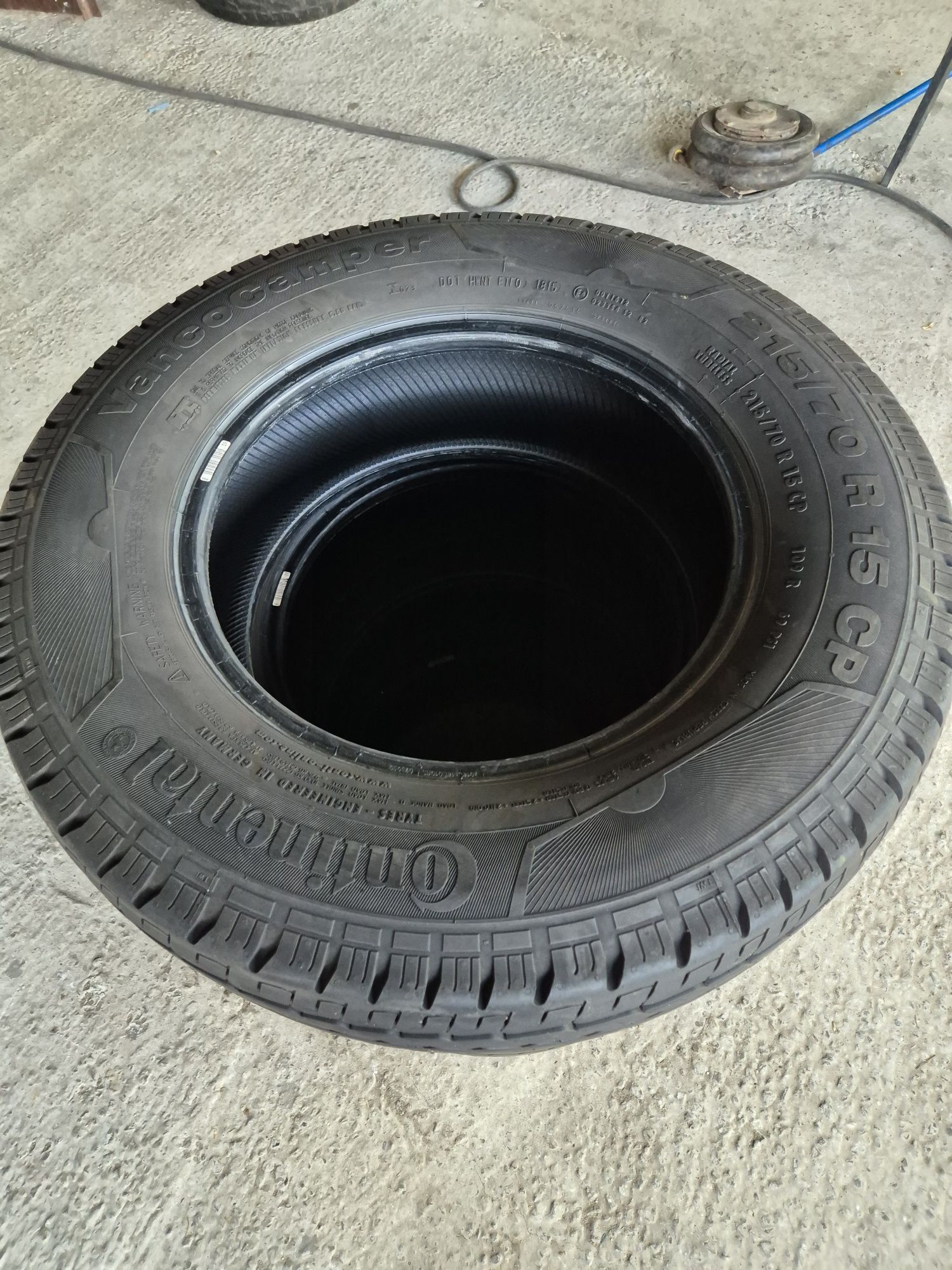 Шини 215/70/15С, Continental