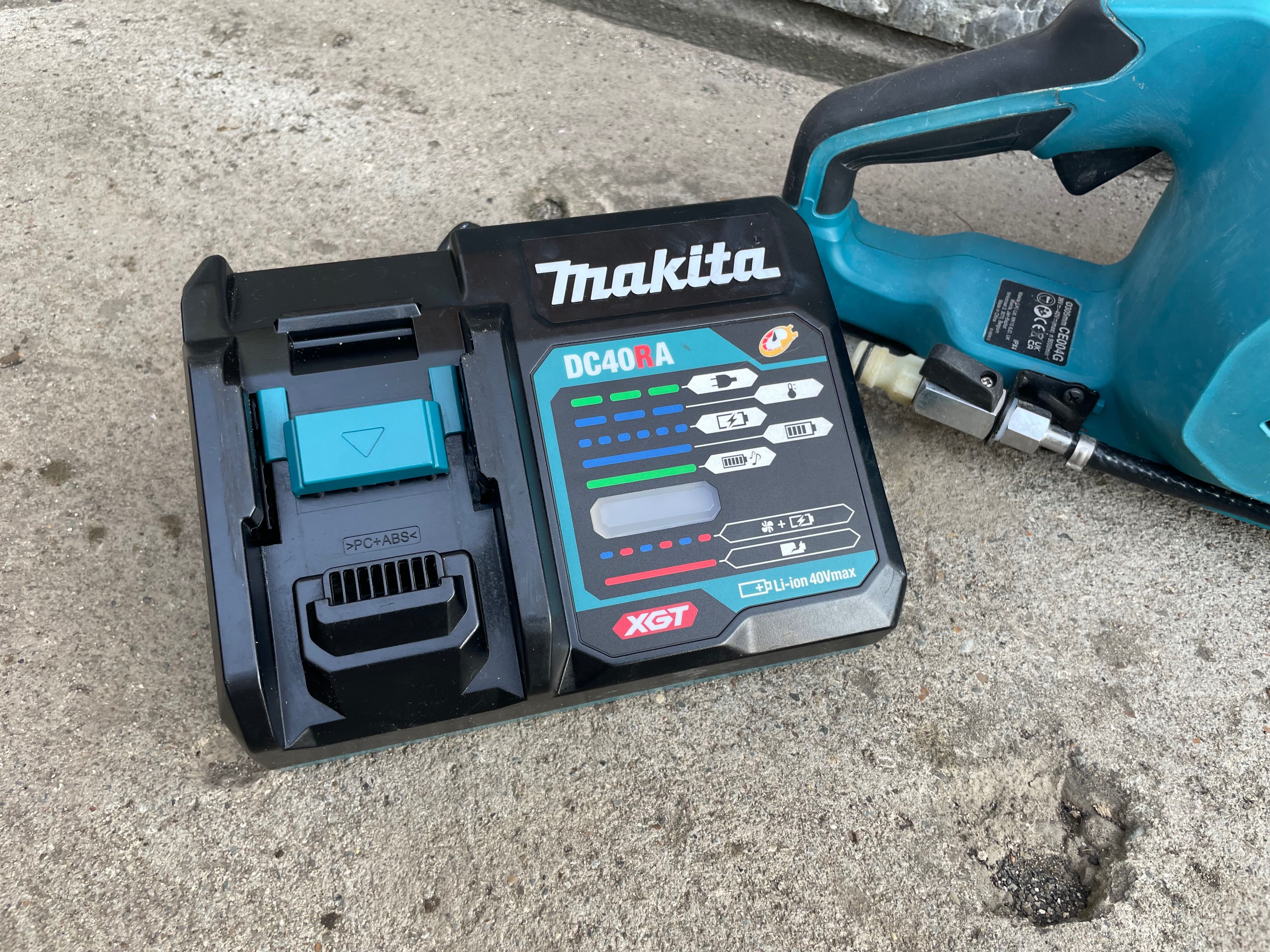 Makita CR004G XGT 40V MAX 305mm/різак акумуляторний макіта 40в