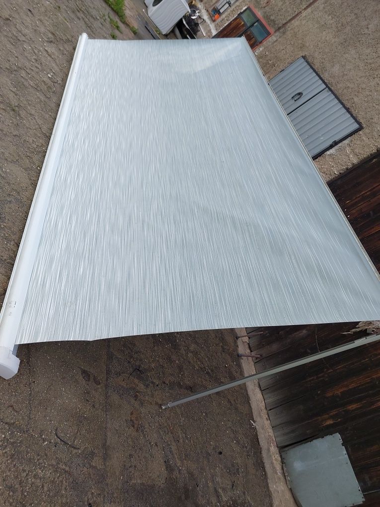 Markiza Thule 4mx2,5 korba uchwyty