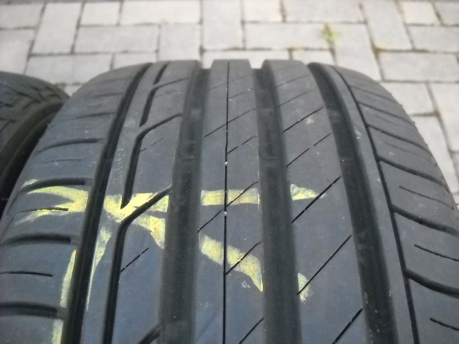 Komplet opon letnich Bridgestone 215/50/18 92W bież.7mm 2018 rok