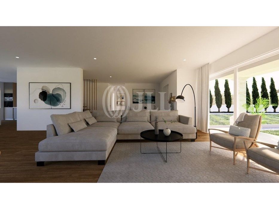 Moradia T4 com piscina e estacionamento em Vilamoura