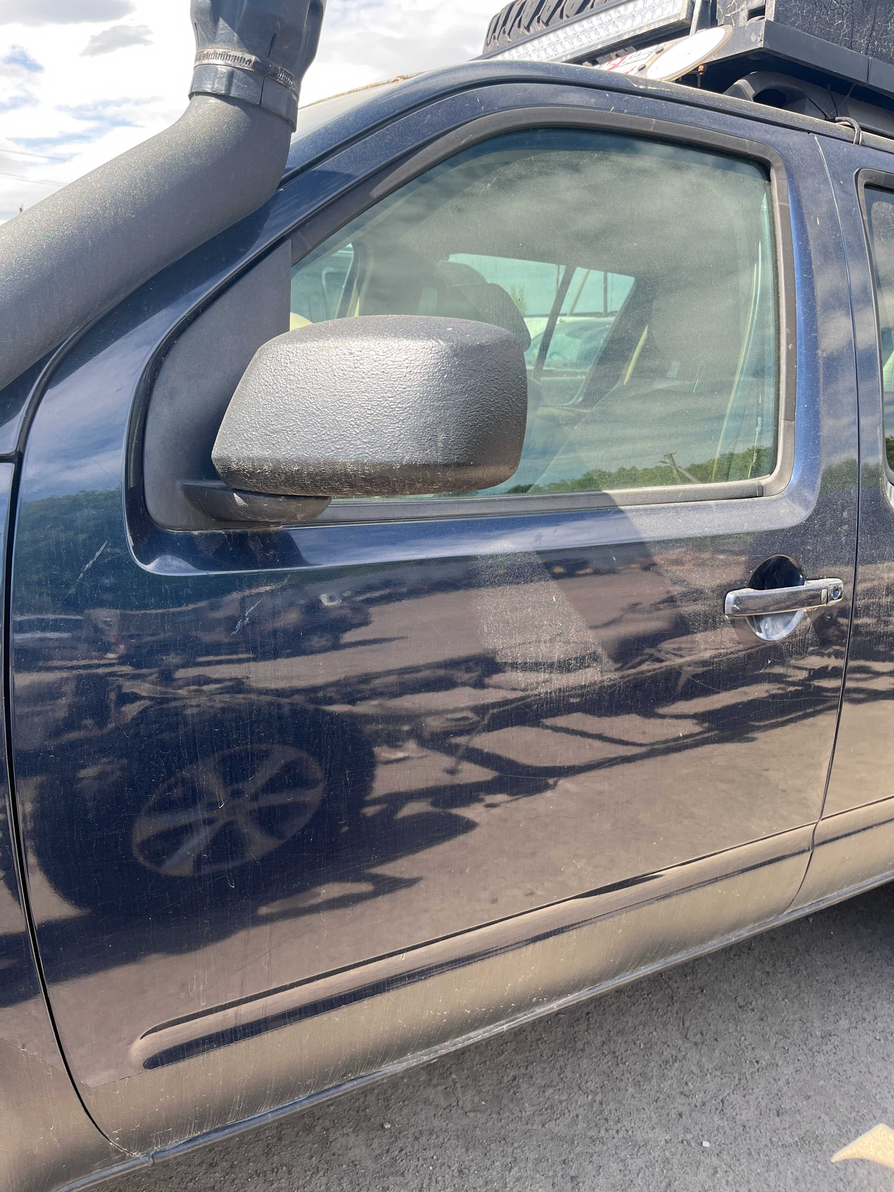 Двері дверь дверка Передня Задня Nissan Navara D40 Pathfinder R51