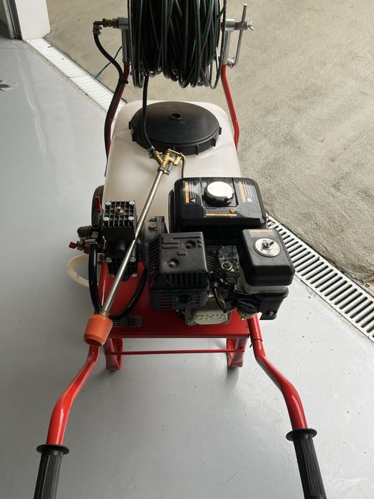 Pulverizador a motor 100L