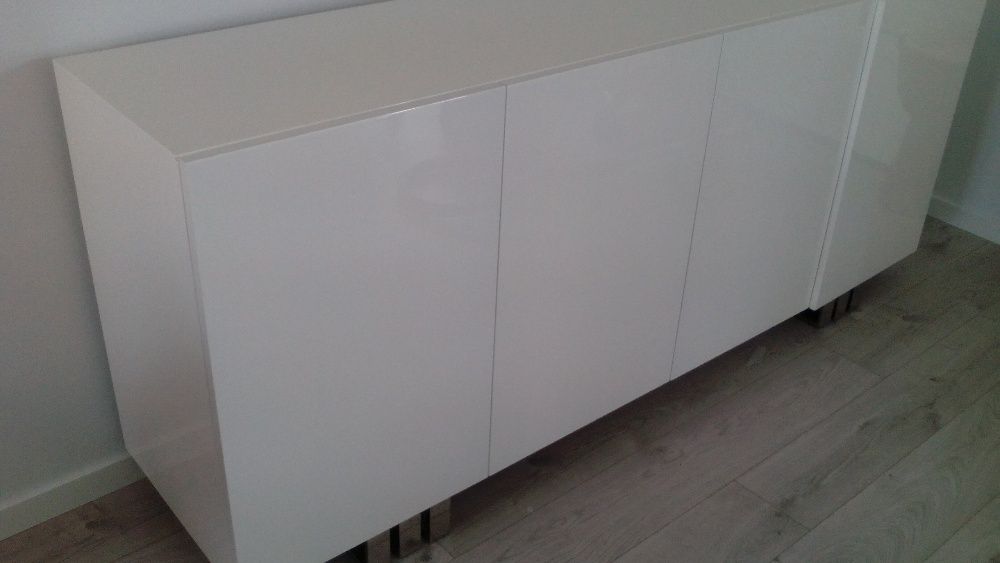 Aparador Alto Brilho Pés Inox