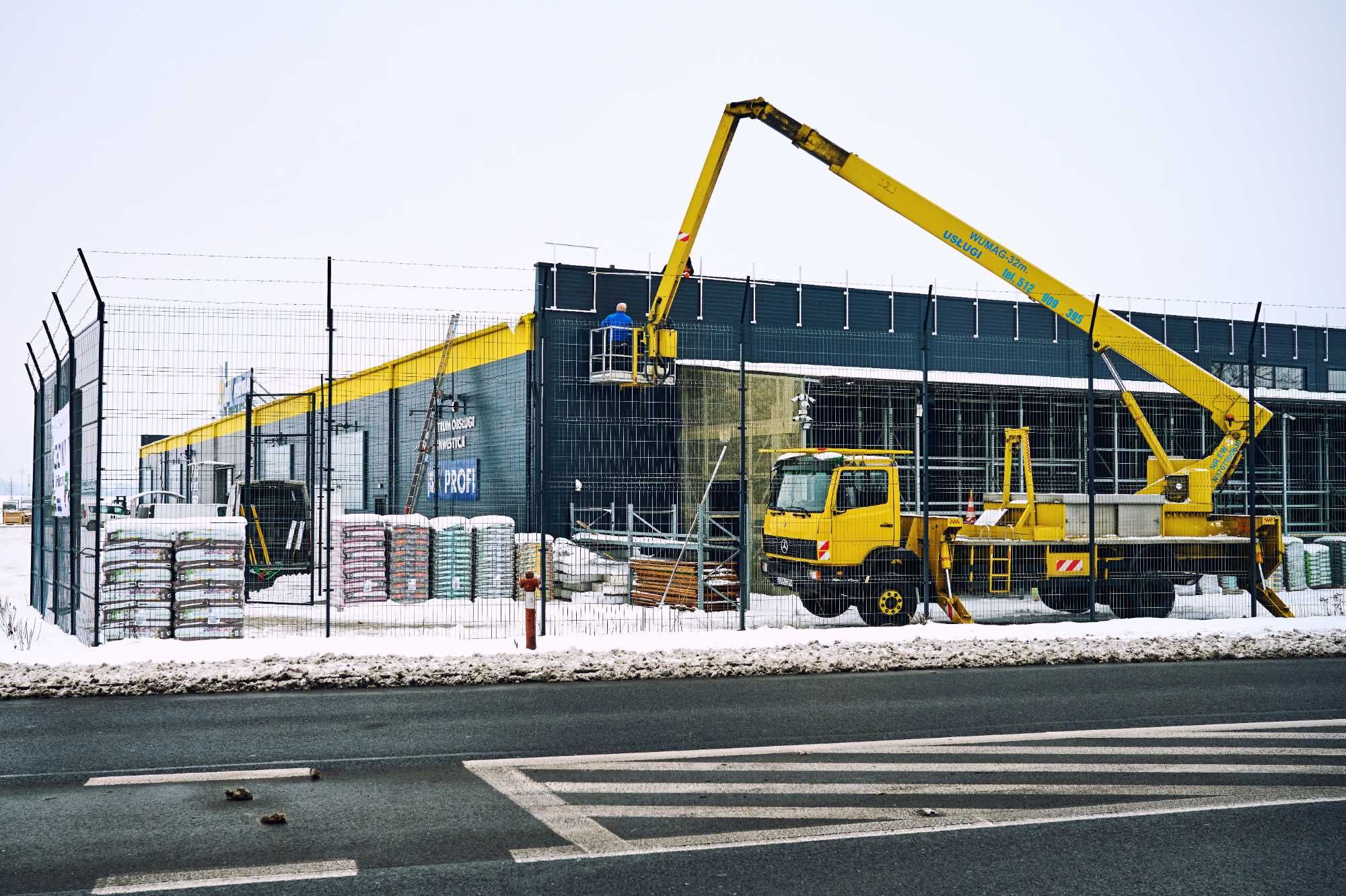 Podnośnik koszowy 14-32m Wycinka Drzew Czyszczenie Rynien Syców Kępno