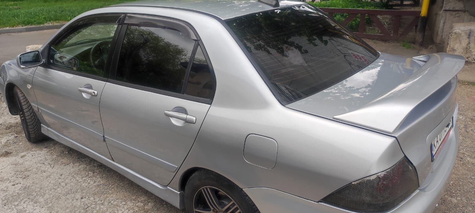 Mitsubishi lancer 9