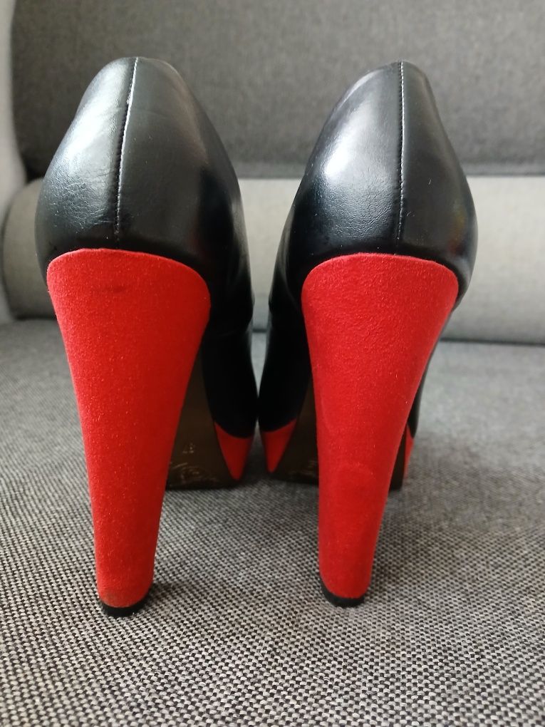 Buty na obcasie graceland