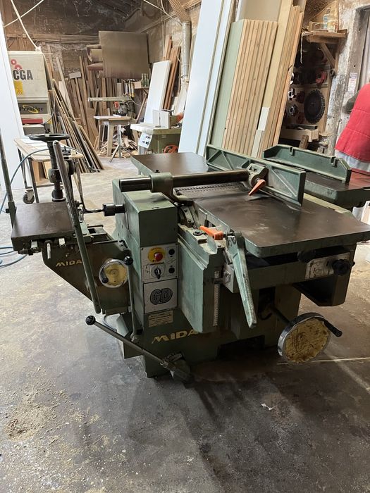 Maquina Universal MIDA