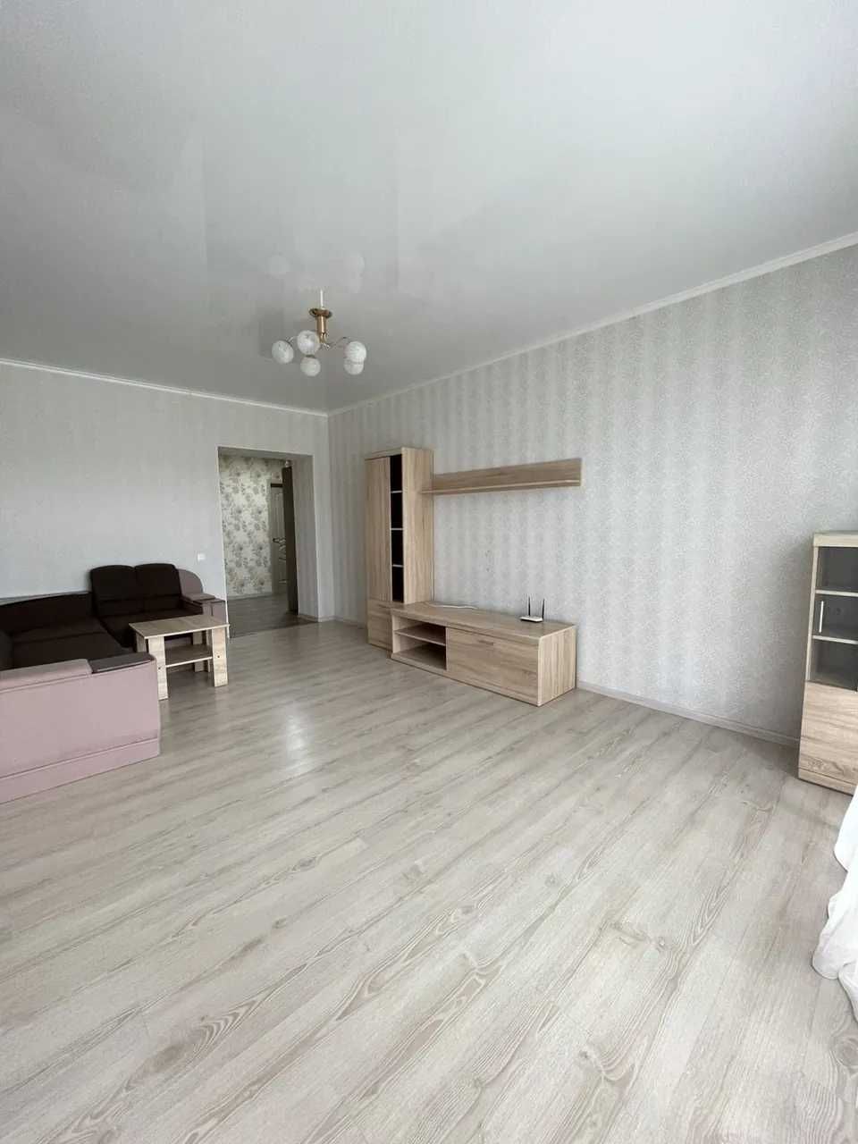 Продаж укомплектованої 2 кім квартири в ЖК Сонячний,що біля ОЗЕРА