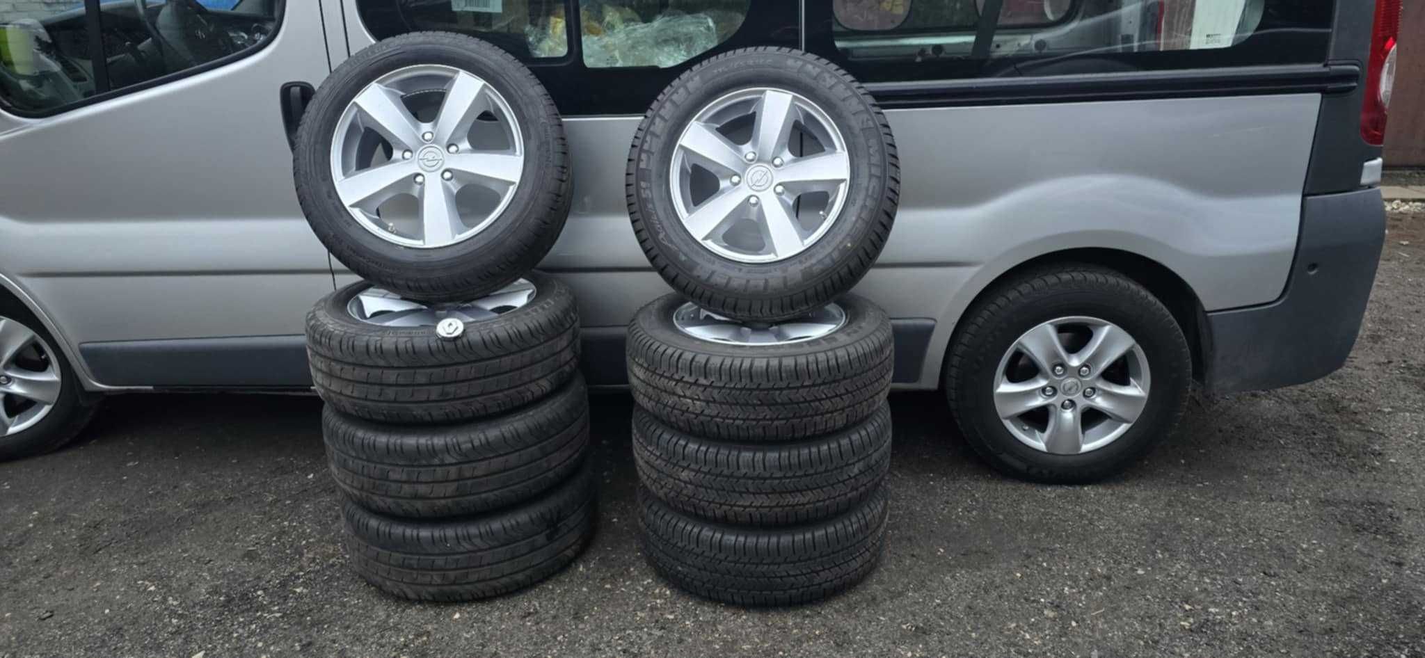 Alufelgi Trafic Vivaro 5x118  oryginalny rozstaw 16  17 Nowe opon 2023