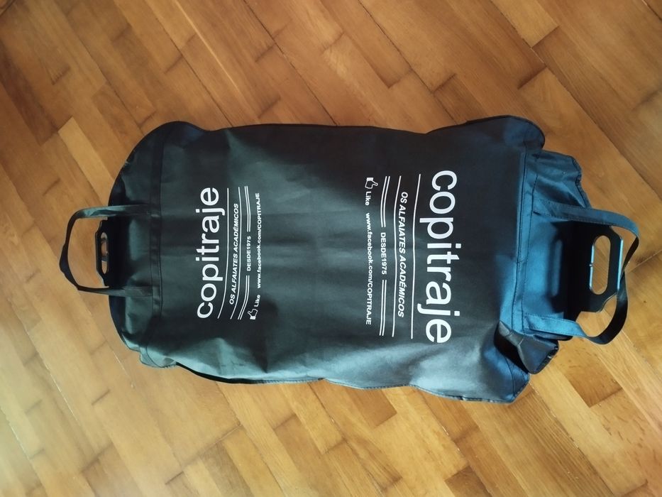 Traje Académico Feminino Lisboa