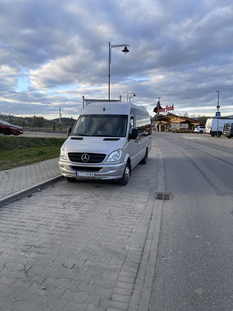 Wynajem Autokarów Bus Zakopane przewóz osób krajowy międzynarodowy