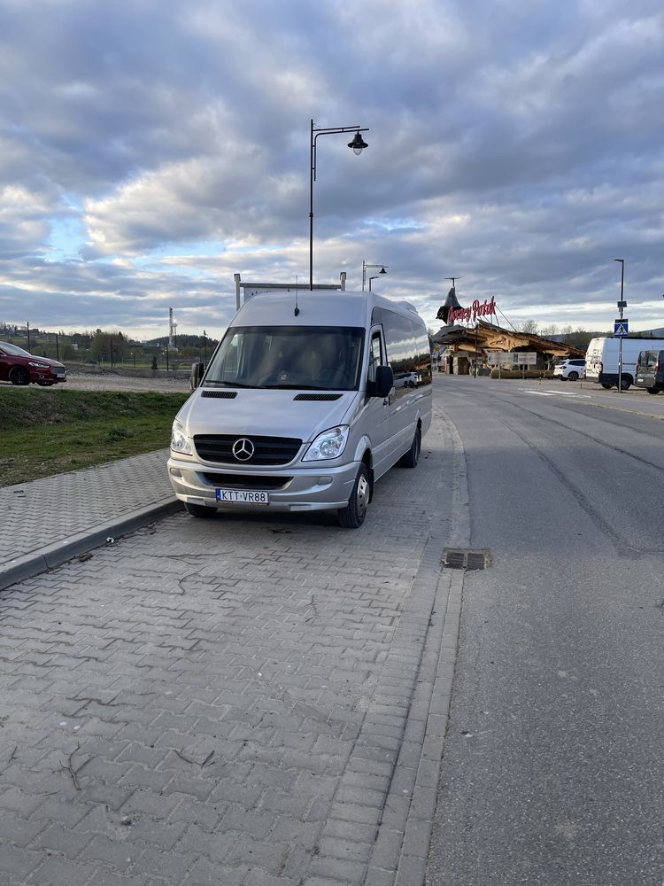 Wynajem Taxi Busa przewóz osób transfery Zakopane