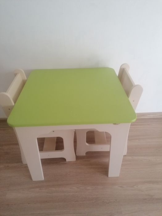 Stolik dziecięcy