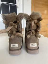 Botas castanhas UGG