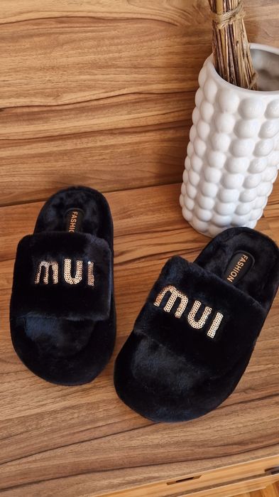 Czarne kapcie klapki futerko ciepłe zimowe miu Varlesca chicaca