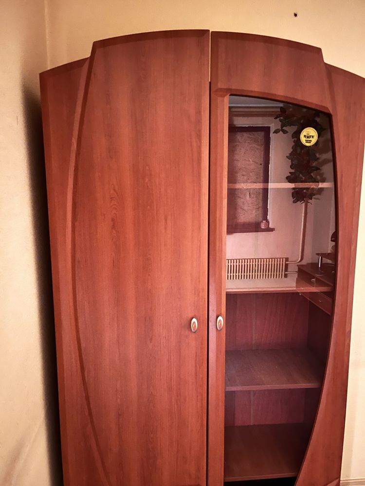 Шкаф - купе  с зеркалами 4-х дверный на роликах в спальню