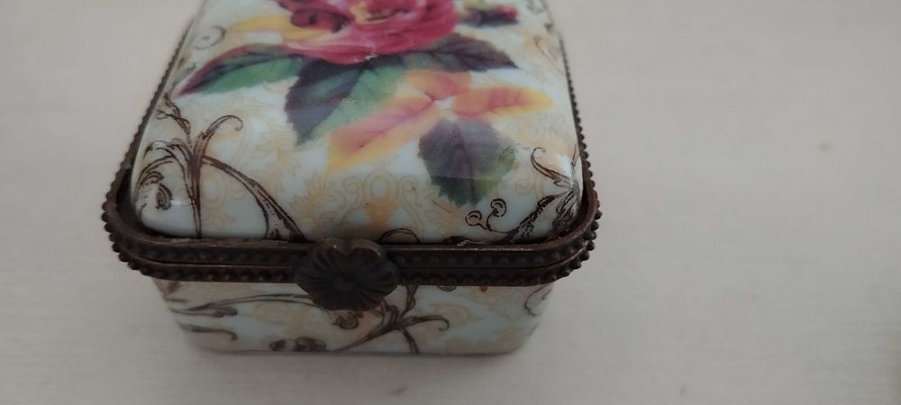 Caixinhas antigas para restauro ou reaproveitamento
