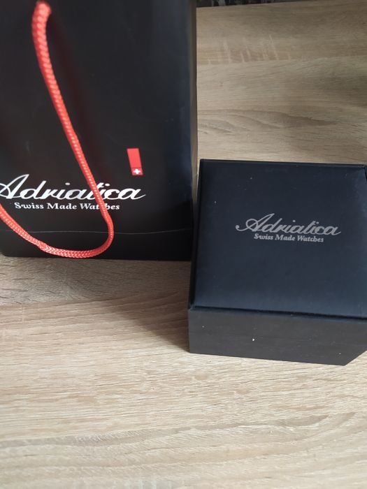 Швейцарський годинник abriatica