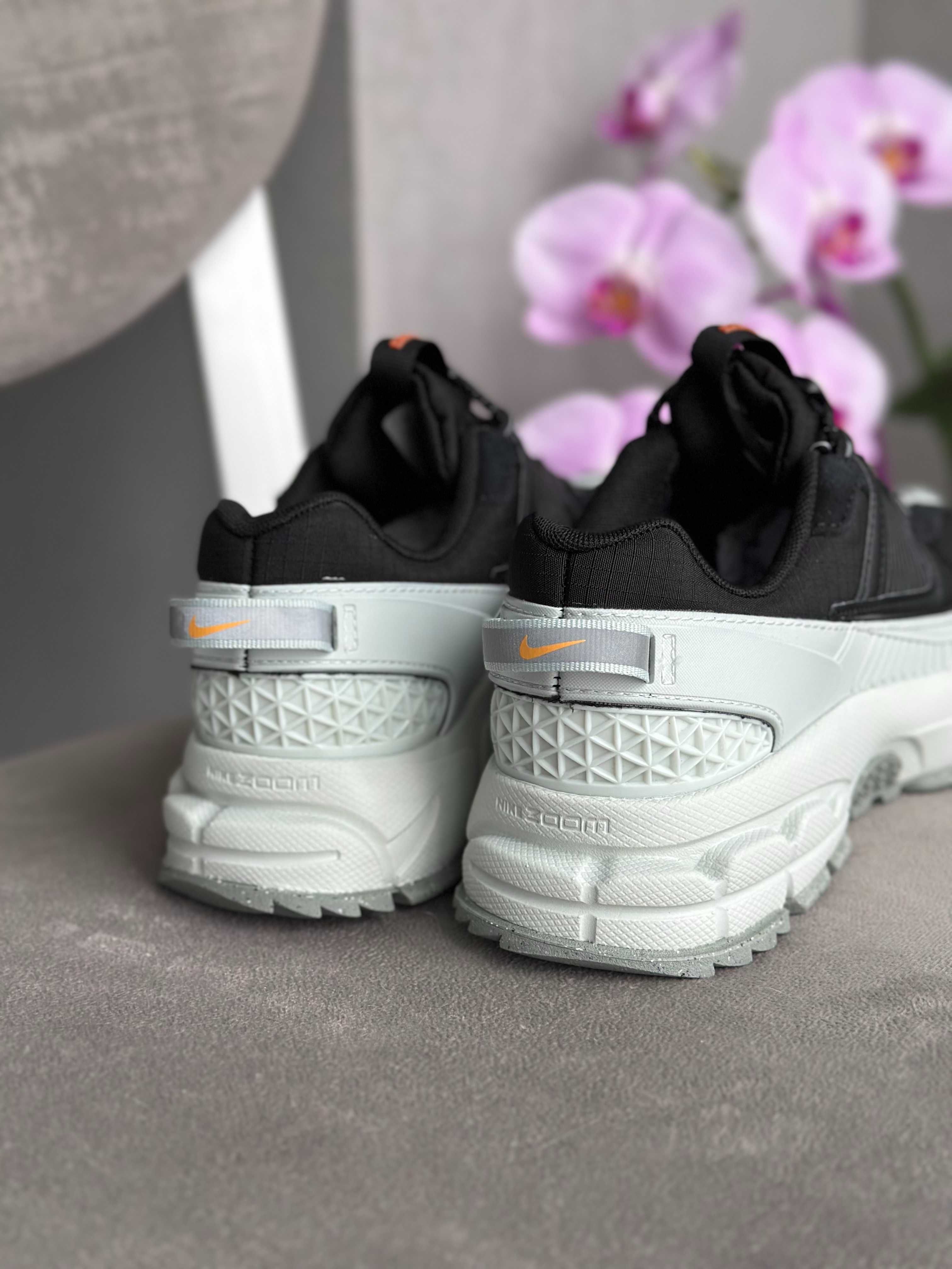 Nike Zoom Vomero Roam «Black Light Silver”