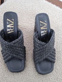 Sandálias da marca Zara