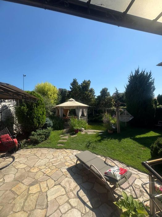 В продаже двухэтажный дом с ремонтом (209-993)