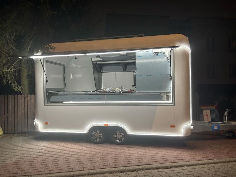 Wynajmem  od 30. 08 food truck przyczep gastronomicznych