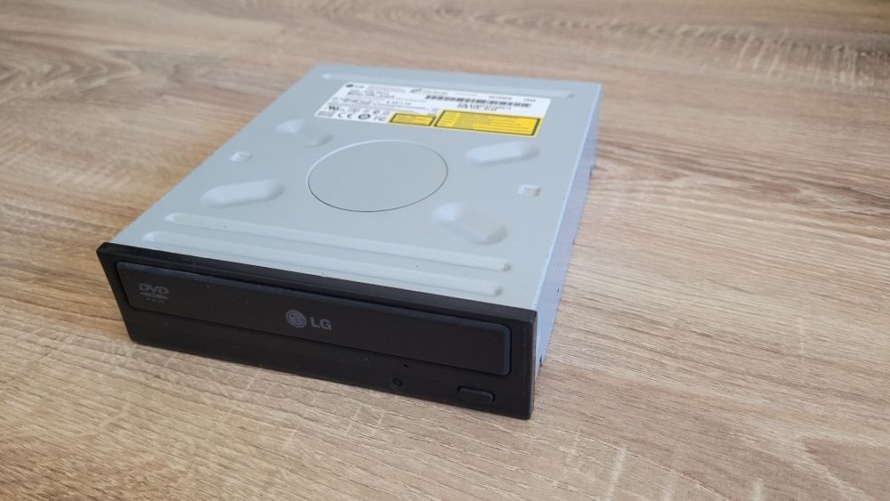 Tanie Napędy DVD / nagrywarki – 4 sztuki – po 20 zł / szt.