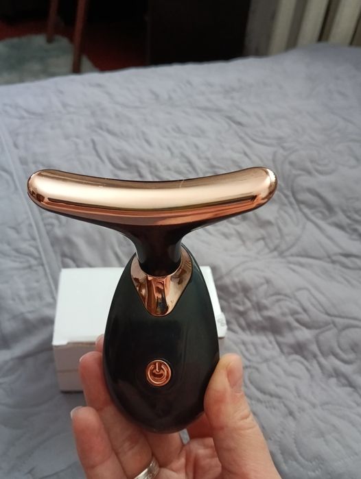 Масажер для обличчя