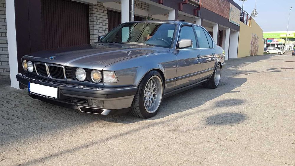 BMW 740i e32 po remoncie blacharsko-lakierniczym Salon PL