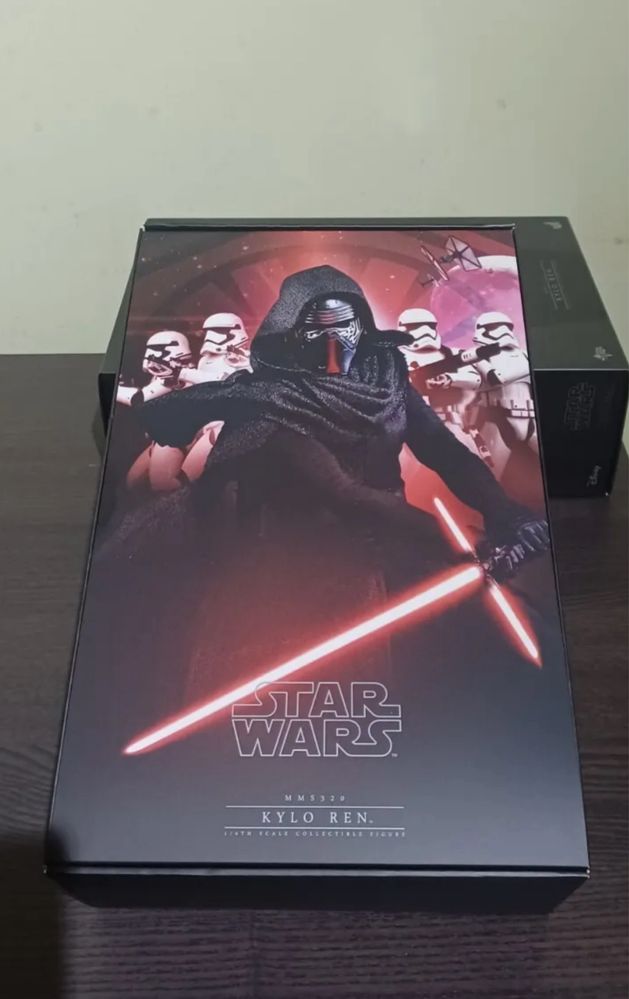 Фигурка Hot Toys MMS320 1/6 Star Wars Kylo Ren