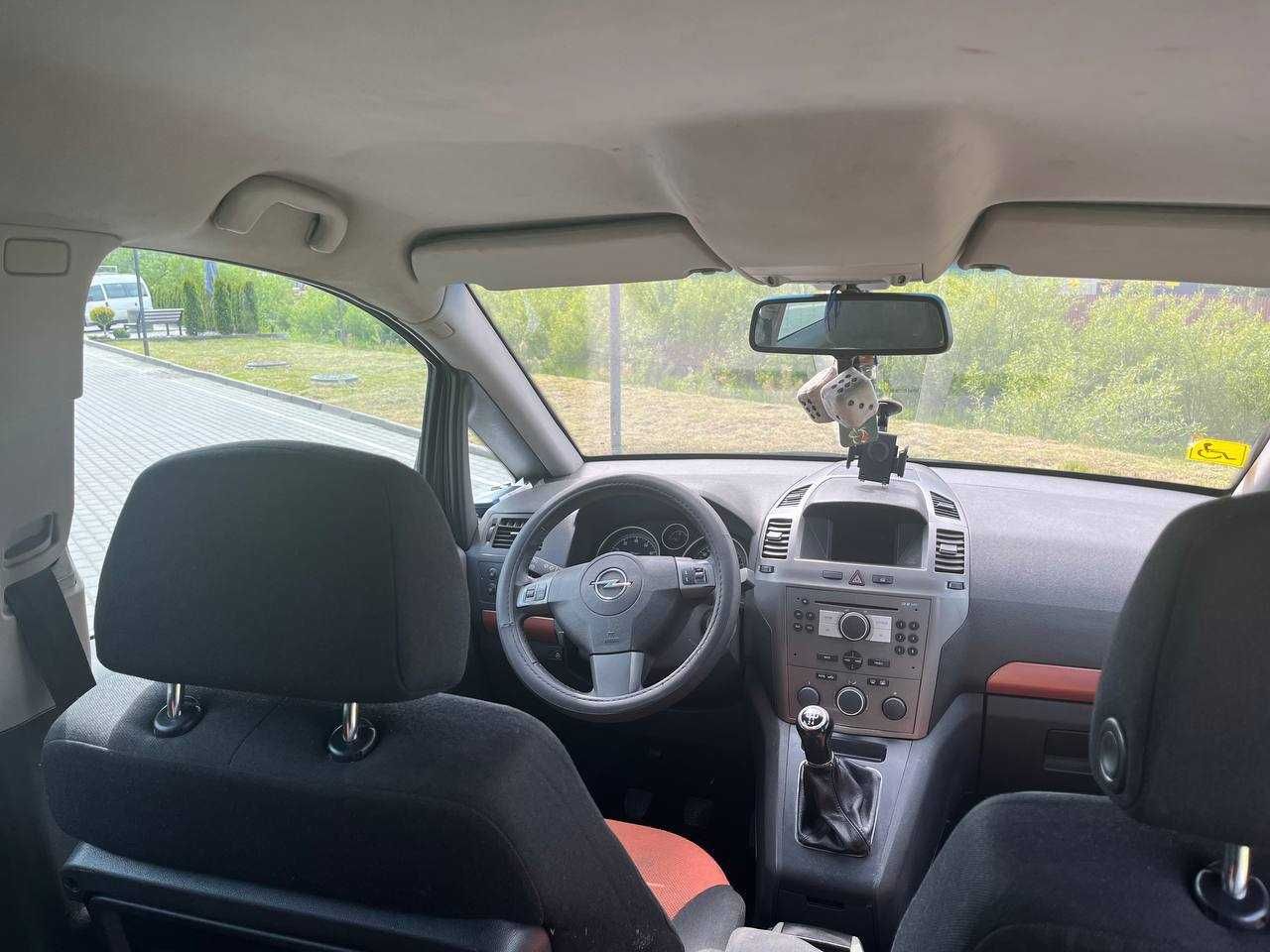 Продам автомобіль Opel Zafira B 2005 р, 1.8 Газ/Бензин