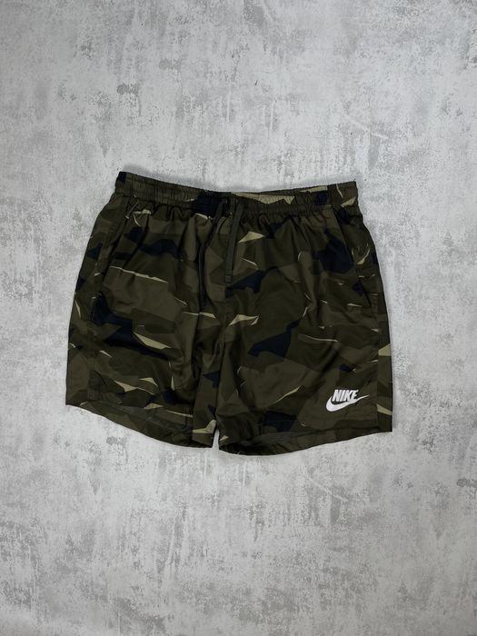 Шорти nike: камуфляжний принт і практичність