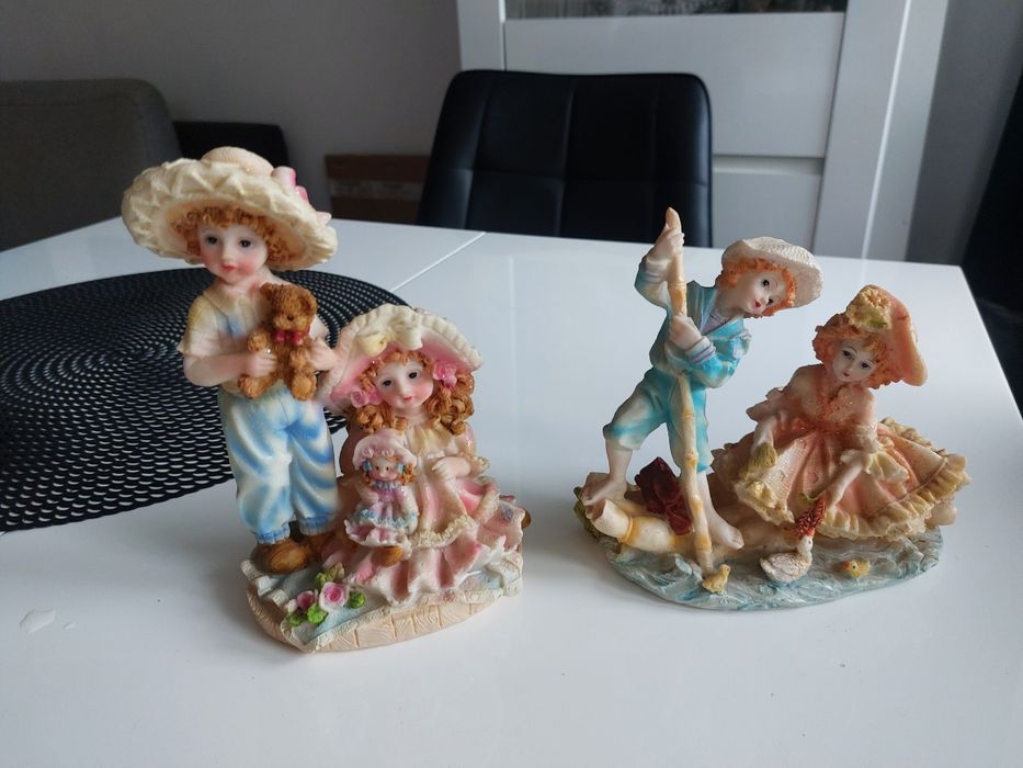 Dwie figurki ceramiczne stare para dzieci brokat