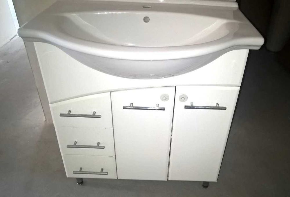 SZAFKA ŁAZIENKOWA - biała z połyskiem + UMYWALKA - zadbana !!!