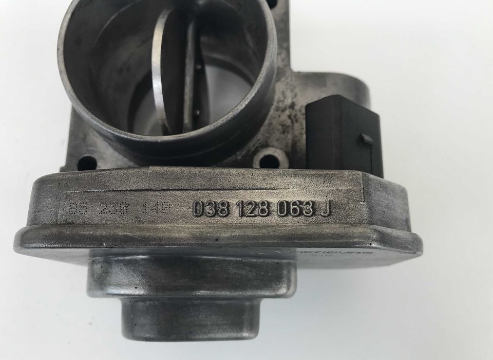 Дросельна заслонка Volkswagen Caddy 3. Golf 5 - 2.0SDI