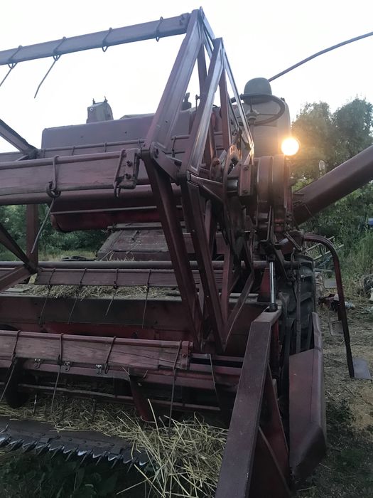 Зернозбиральний комбайн