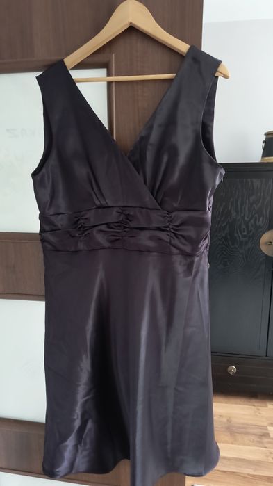 Sukienka damska z atlasu nowa