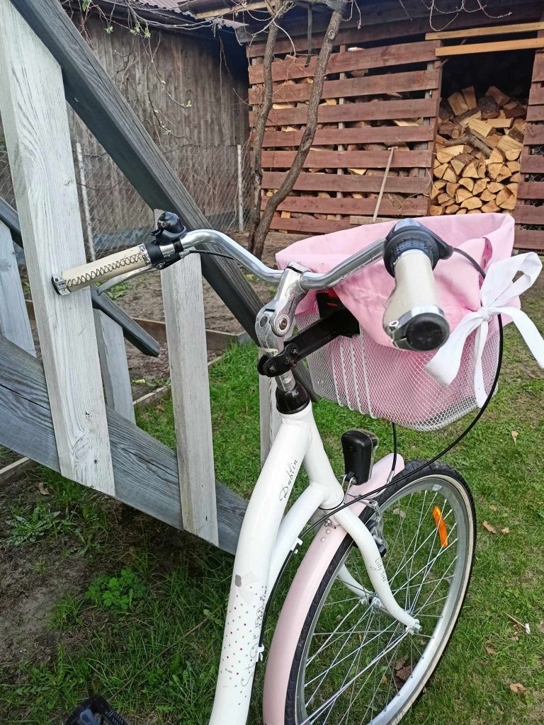 Śliczny rower damski miejski