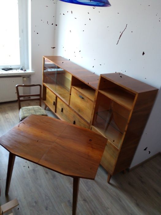 Sprzedam zestaw zabytkowych mebli stołowych z 1957r. wintydż vintage