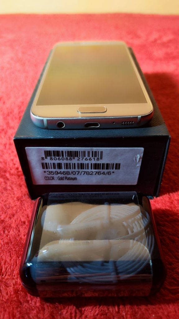 Smartfon Samsung Galaxy S7, kolor Gold, etui  Smart Viev, st.jak Nowy.
