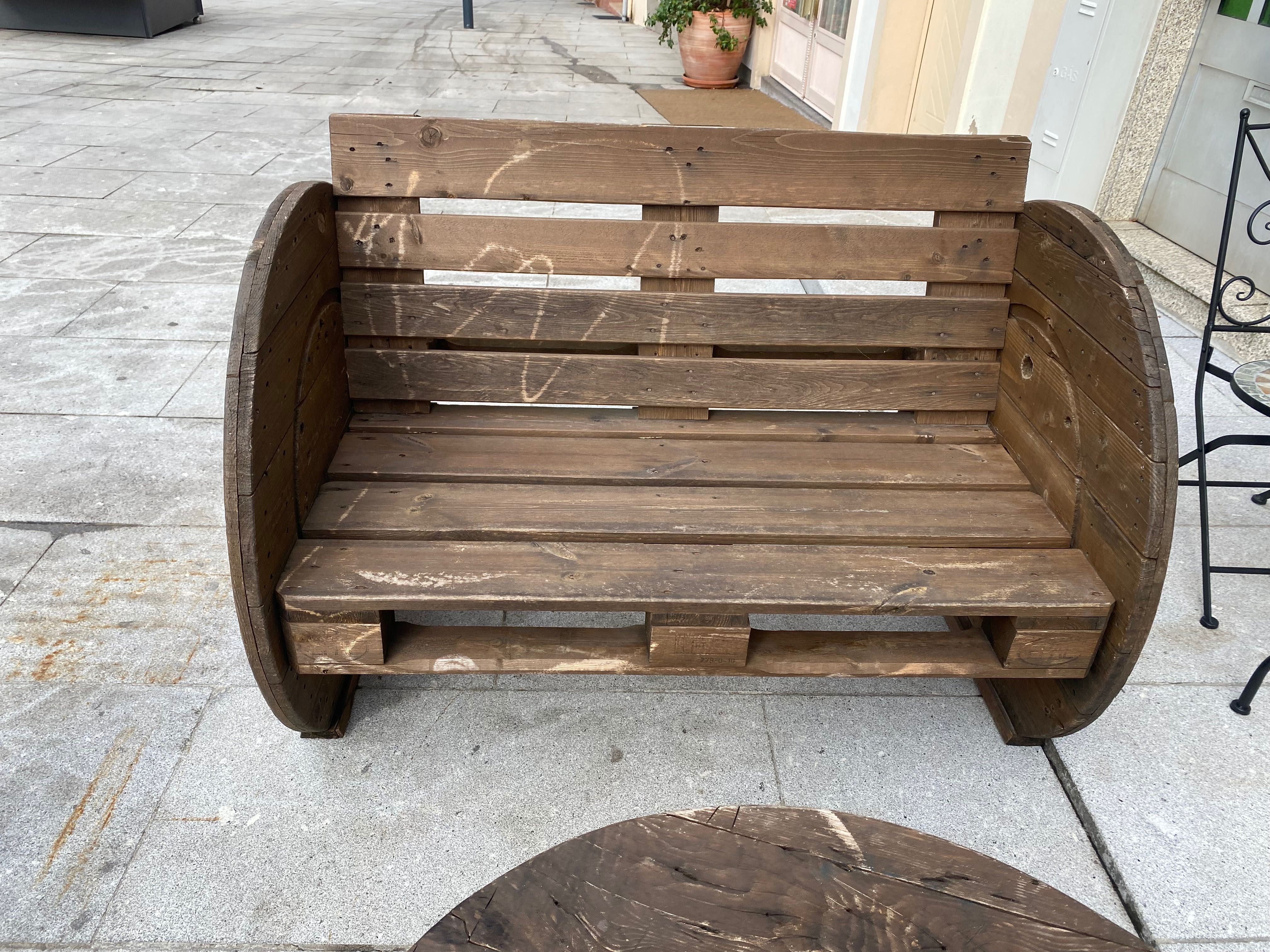 Mesa e bancos de paletes e bobines