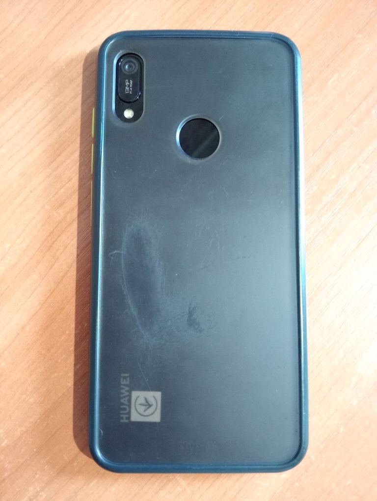 Продам смартфон Huawei y6 2019
