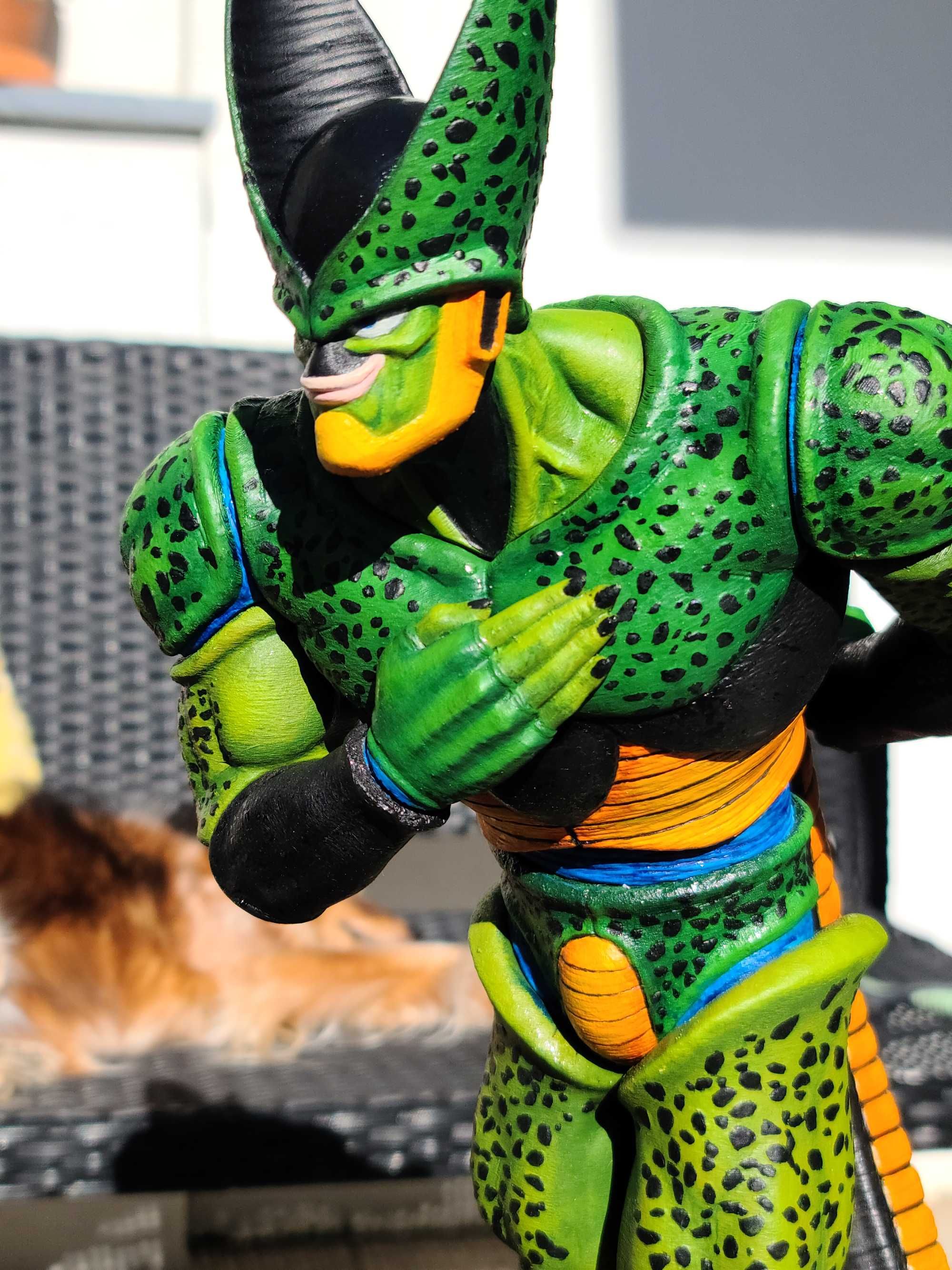 Estátua PLA Semi-Perfect Cell Dragon Ball Z Escala 1/6