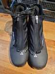 Buty biegowe do nart/nartorolek Fischer NNN, nr 42 - 27.5cm