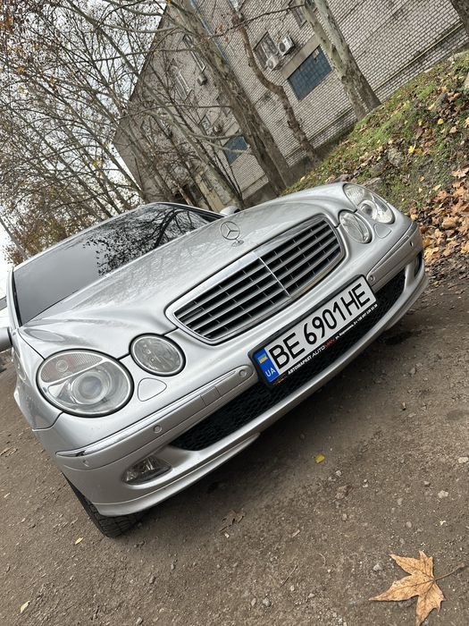 Mercedes Benz w211