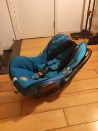 Maxi Cosi car seat/baby carrier with sun cover